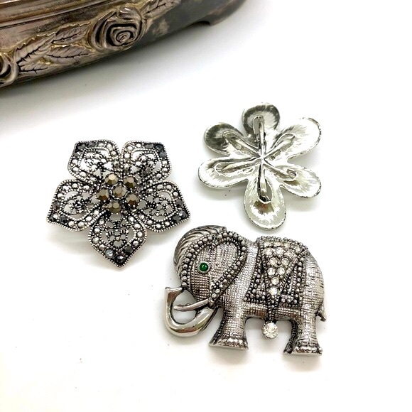 Vintage Elephant Brooch Lot - Picture 8 of 8